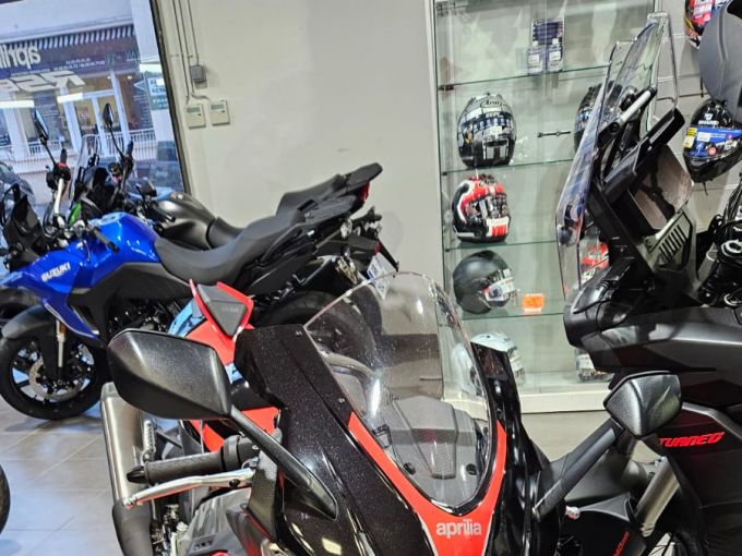 APRILIA RSV4 1100 FACTORY 4