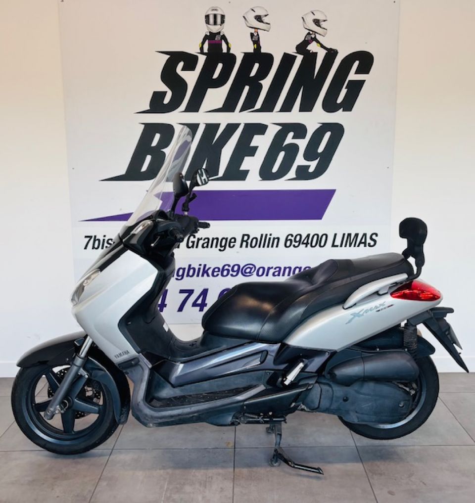YAMAHA XMAX 125 4