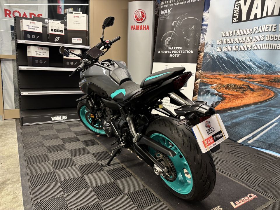 YAMAHA MT-07 (47.5CV) 4