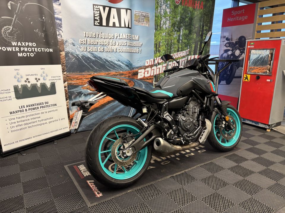 YAMAHA MT-07 (47.5CV) 4