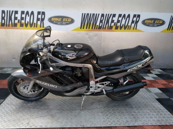 SUZUKI GSX-R 750 4