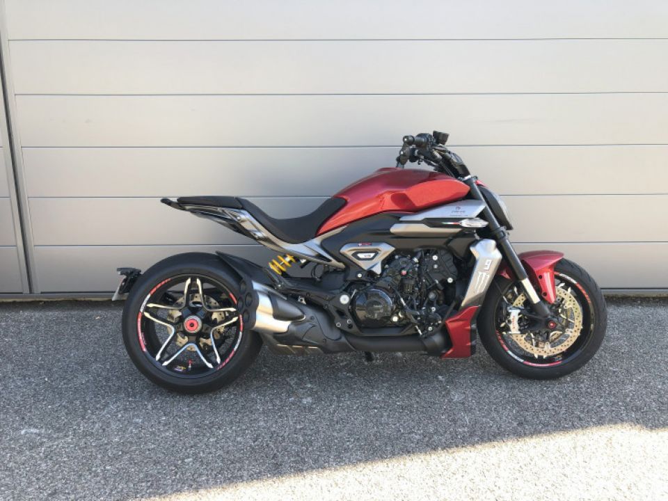 DUCATI X DIAVEL S 1260 4