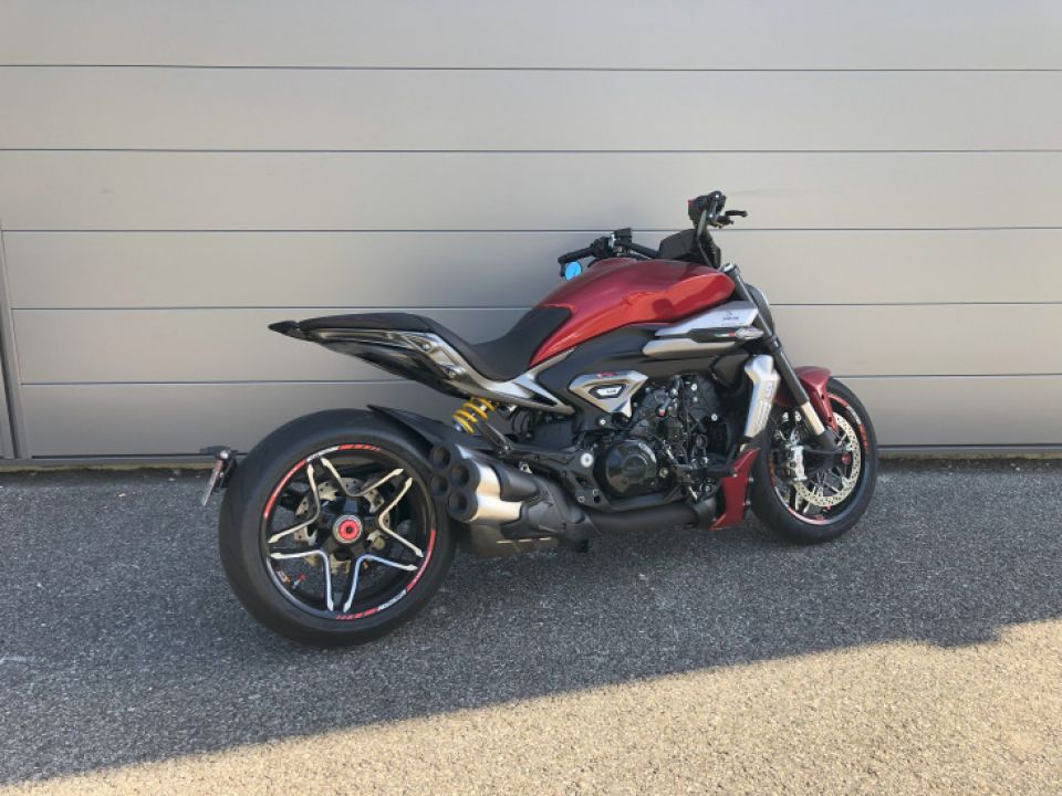 DUCATI X DIAVEL S 1260 4