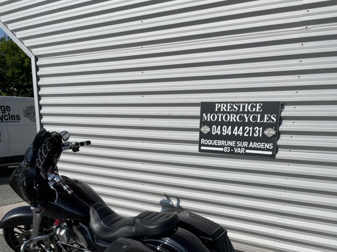 HARLEY-DAVIDSON TOURING STREET GLIDE 1923 CVO  4