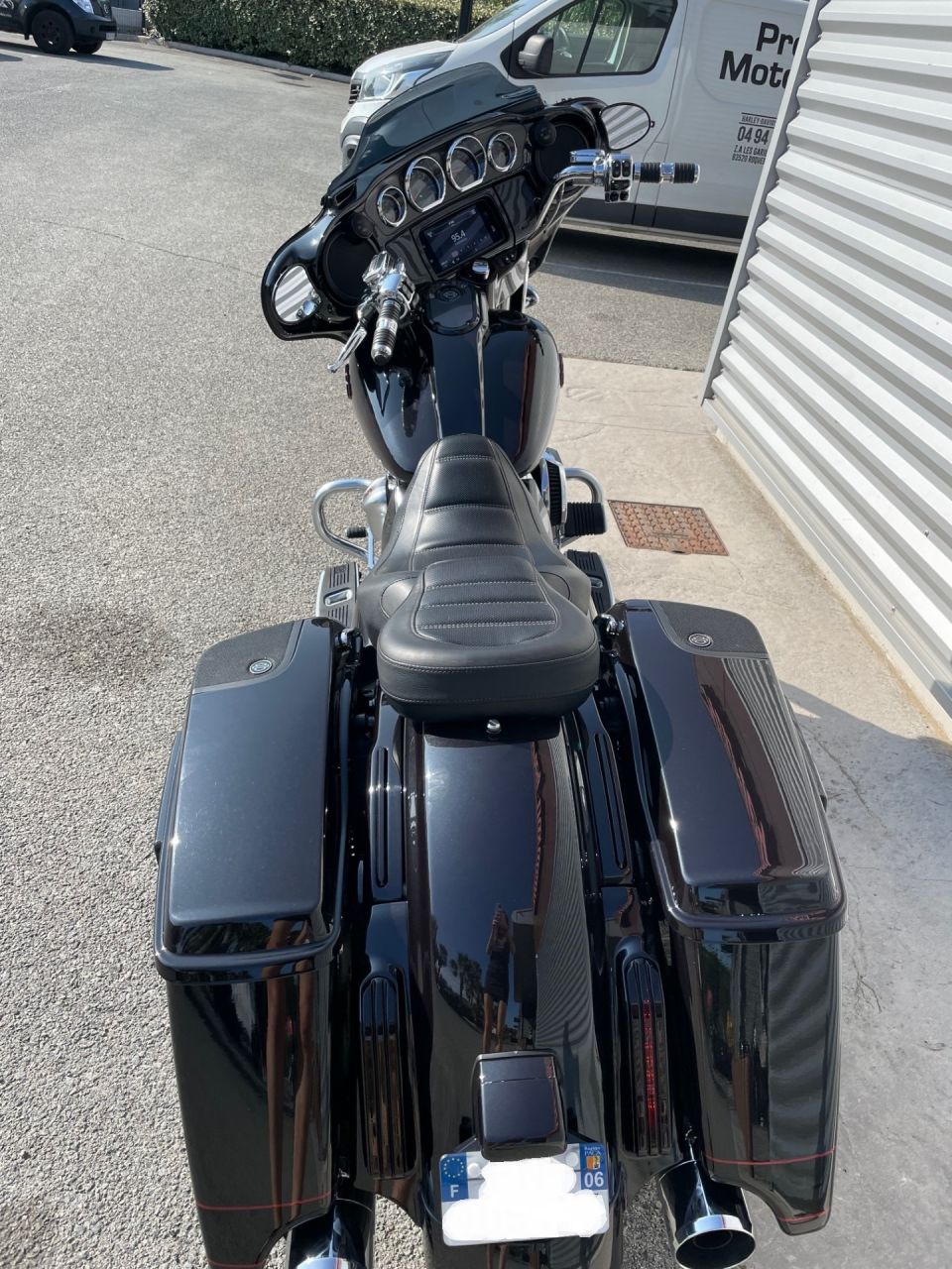 HARLEY-DAVIDSON TOURING STREET GLIDE 1923 CVO  4