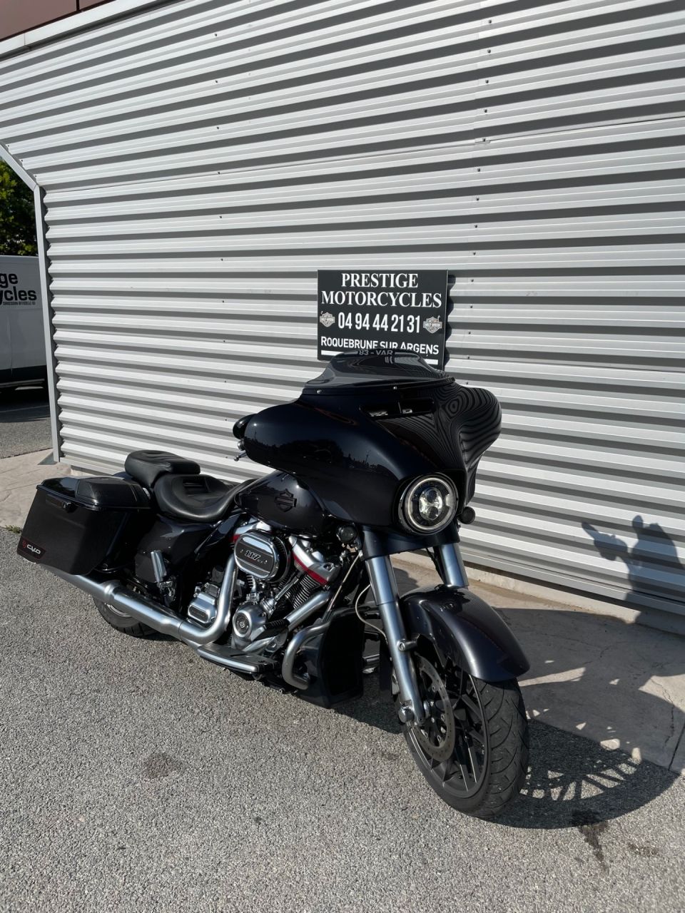 HARLEY-DAVIDSON TOURING STREET GLIDE 1923 CVO  4