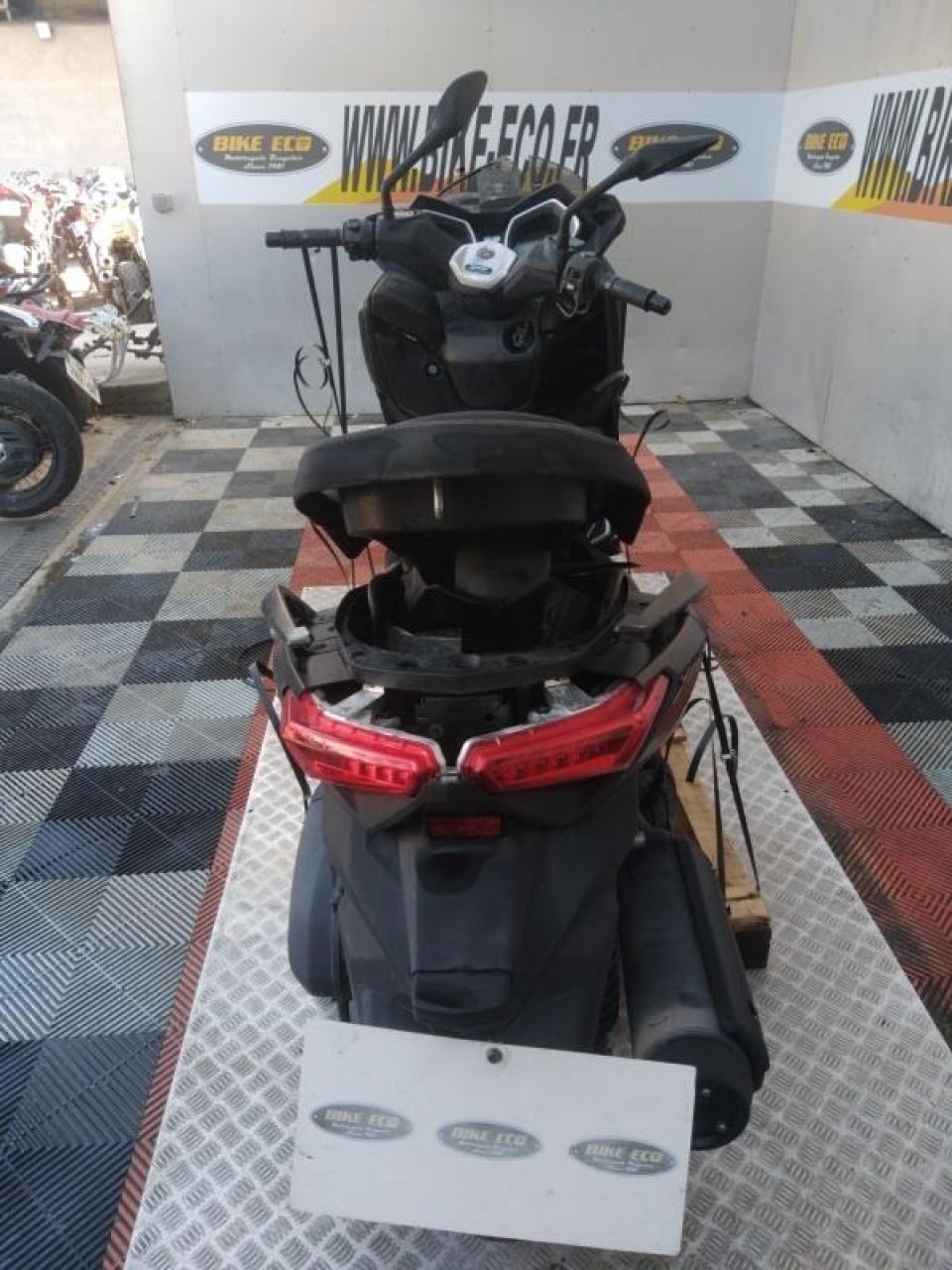 YAMAHA X-MAX 125 IRON MAX 4