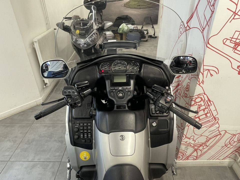 HONDA GL1800 GOLDWING 4