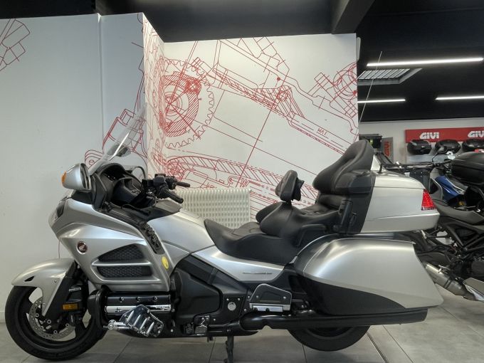 HONDA GL1800 GOLDWING 4