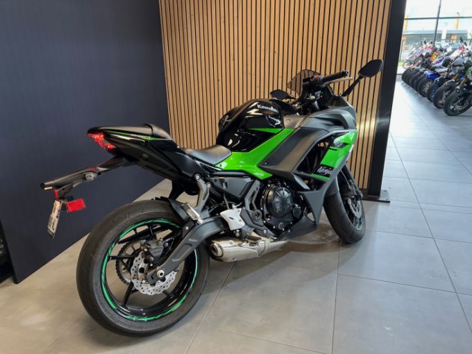 KAWASAKI NINJA 650 4