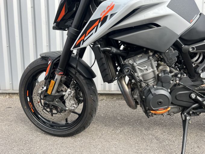 KTM 790 DUKE 4