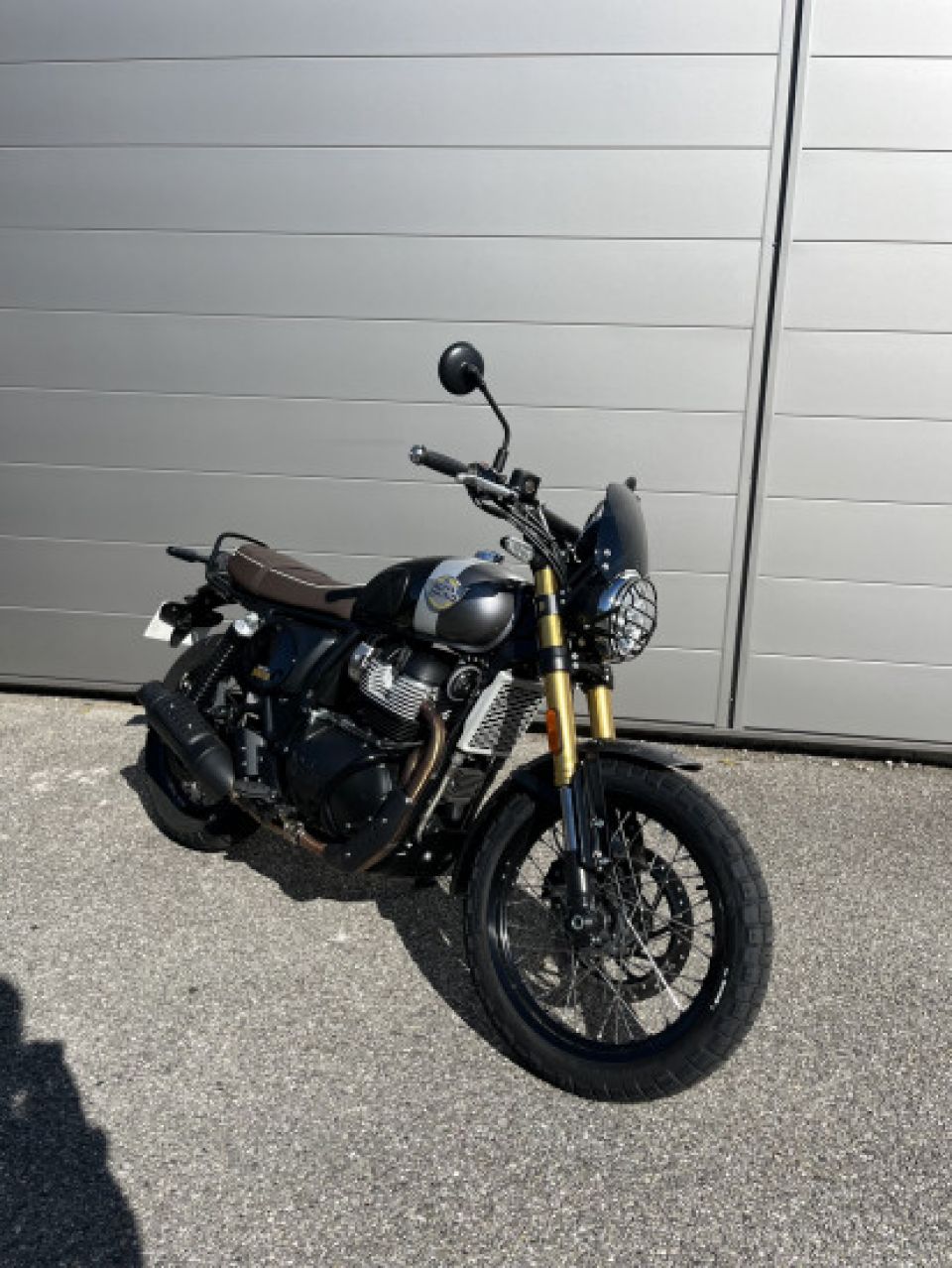 ROYAL ENFIELD BEAR 650 4