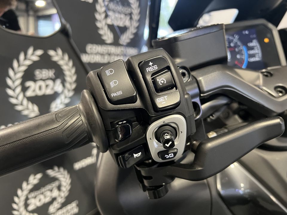 YAMAHA XP T-MAX 560 TECH MAX 4