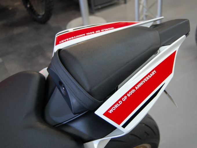 YAMAHA YZF-R7 WORLD GP 60TH ANNIVERSARY 4