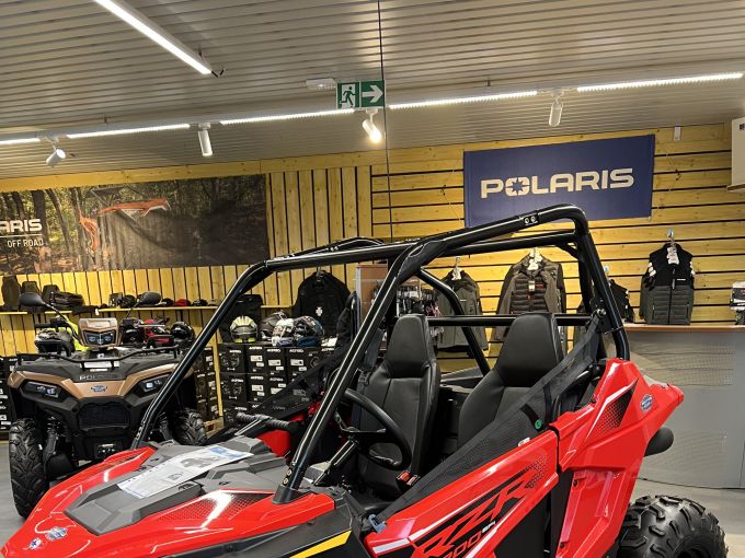 POLARIS RZR 200 4
