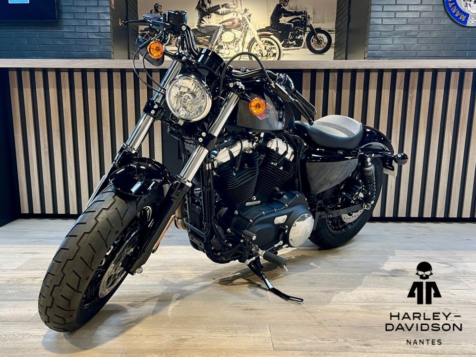 HARLEY-DAVIDSON SPORTSTER FORTY-EIGHT 1200 4