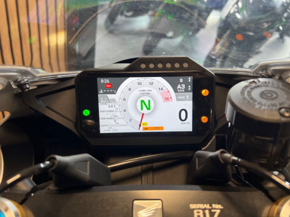 HONDA CBR1000RR SP ABS 4