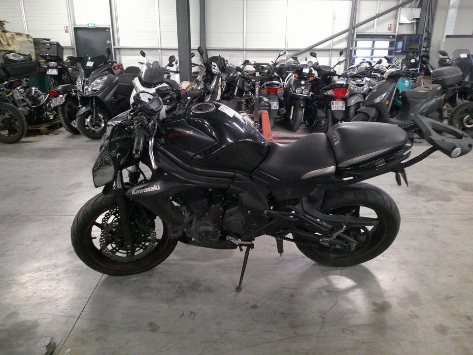 KAWASAKI ER-6 4