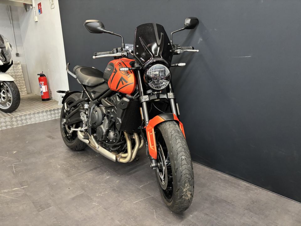 TRIUMPH TRIDENT 660 4