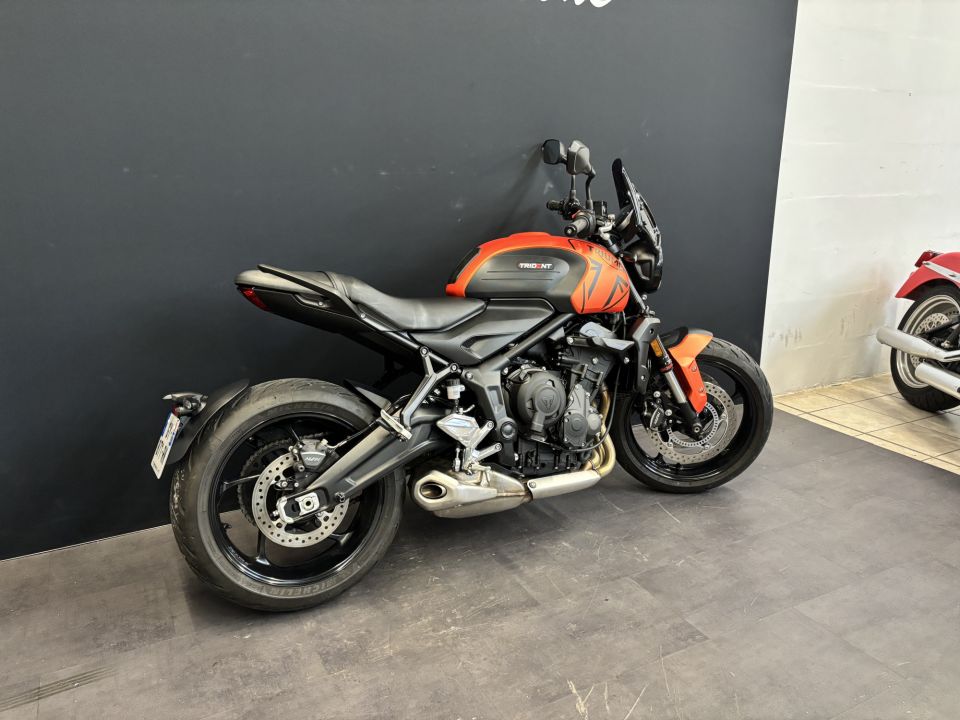 TRIUMPH TRIDENT 660 4