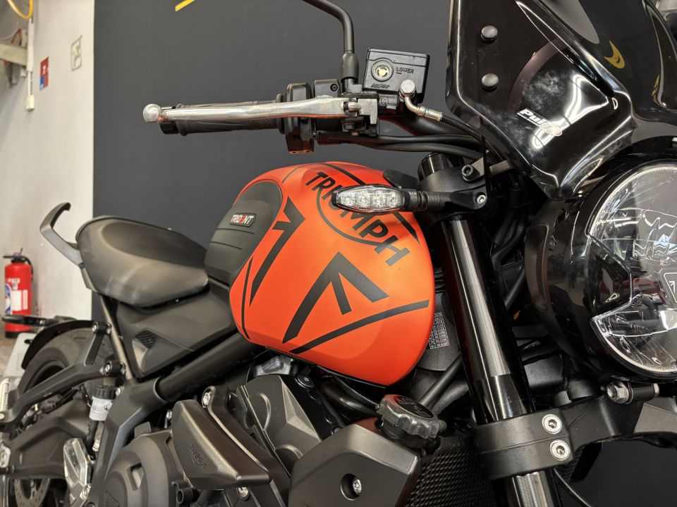 TRIUMPH TRIDENT 660 4