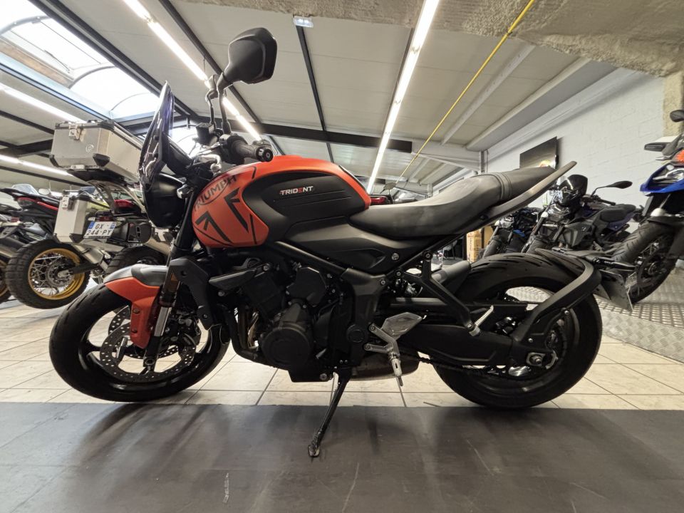 TRIUMPH TRIDENT 660 4