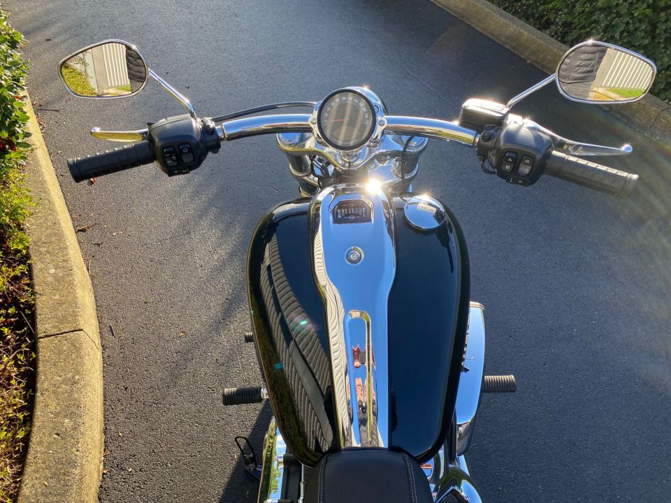 HARLEY-DAVIDSON SOFTAIL BREAKOUT 1923 4