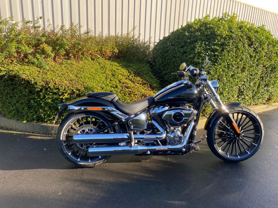 HARLEY-DAVIDSON SOFTAIL BREAKOUT 1923 4