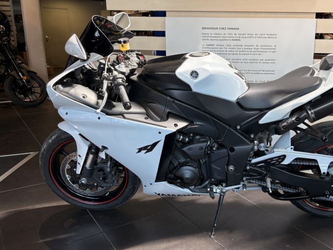 YAMAHA YZF 1000 R1 CROSS PLANE 4