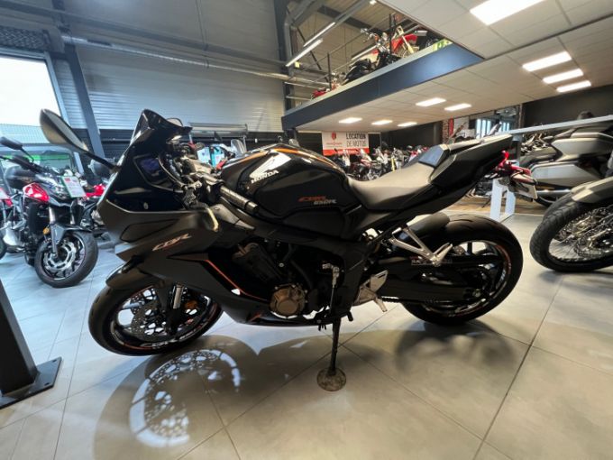 HONDA CBR650R 4
