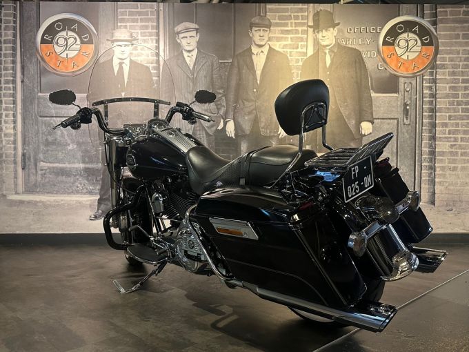 HARLEY-DAVIDSON TOURING ROAD KING 1584 4