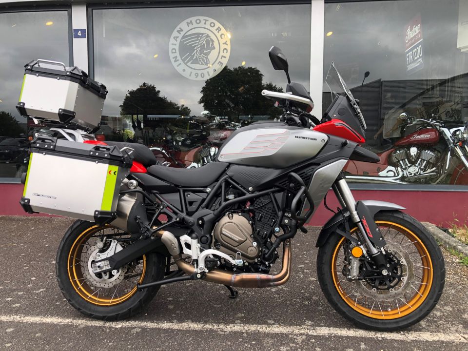 QJ MOTOR SRT 700 X TOURING 4