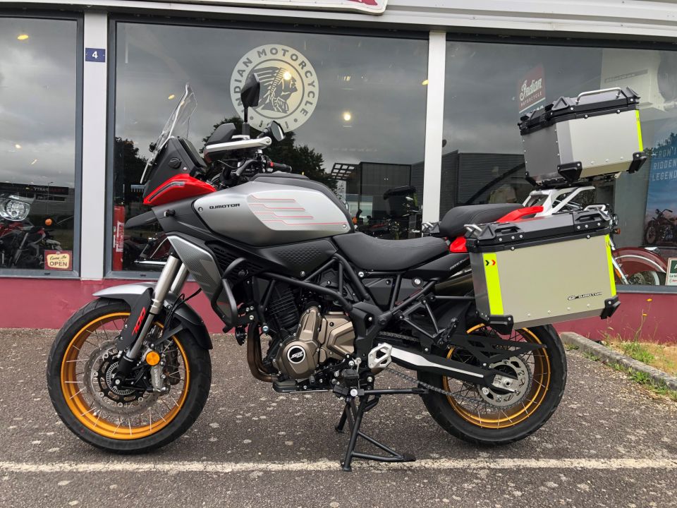 QJ MOTOR SRT 700 X TOURING 4