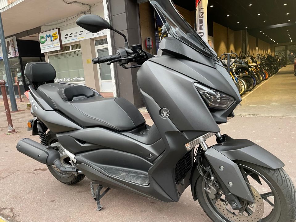 YAMAHA XMAX 125 4