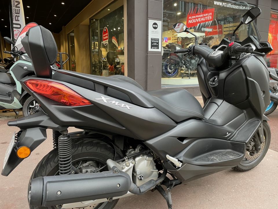 YAMAHA XMAX 125 4