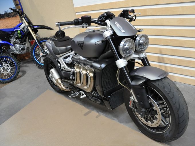 TRIUMPH ROCKET 3 R 4