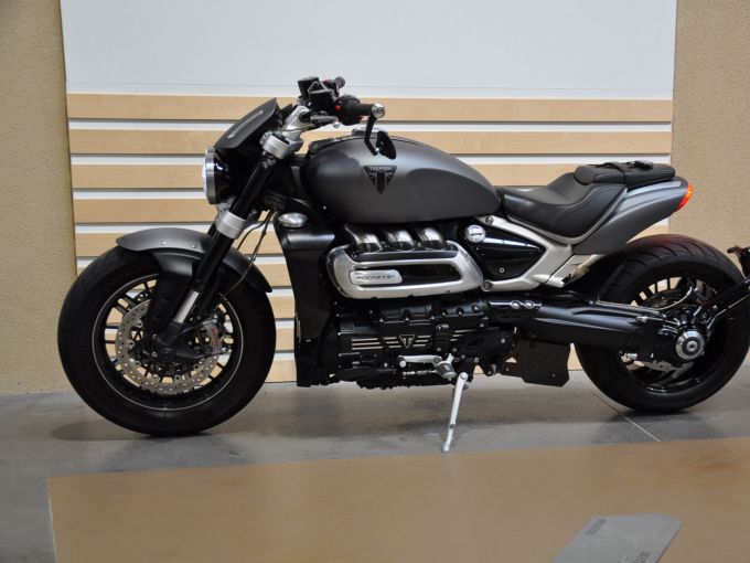 TRIUMPH ROCKET 3 R 4