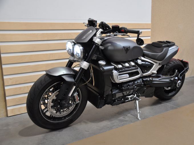 TRIUMPH ROCKET 3 R 4