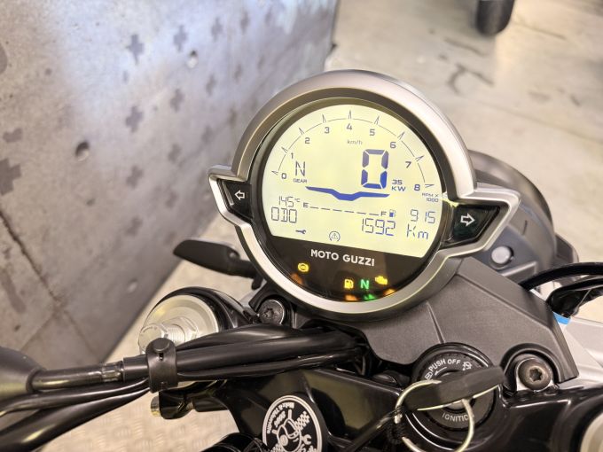 MOTO GUZZI V7 4