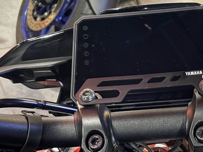YAMAHA MT-09 4