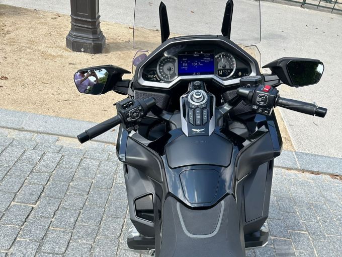 HONDA GL 1800 GOLDWING DCT 4