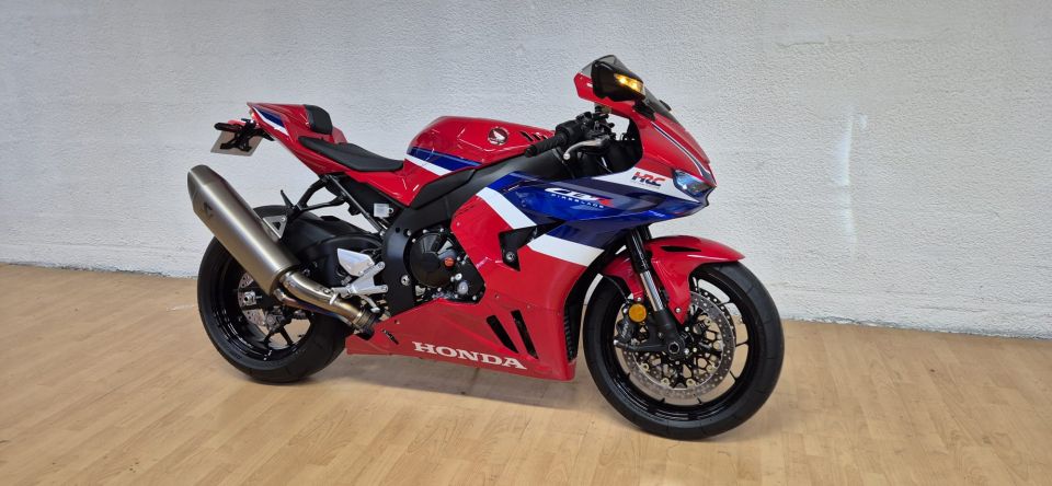 HONDA CBR 1000 RR FIREBLADE - HRC 4