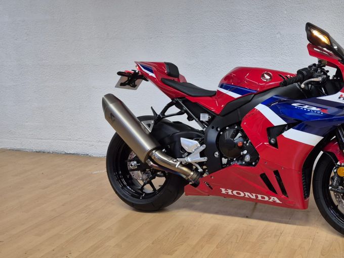 HONDA CBR 1000 RR FIREBLADE - HRC 4