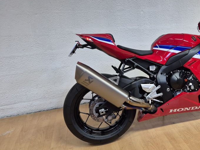 HONDA CBR 1000 RR FIREBLADE - HRC 4