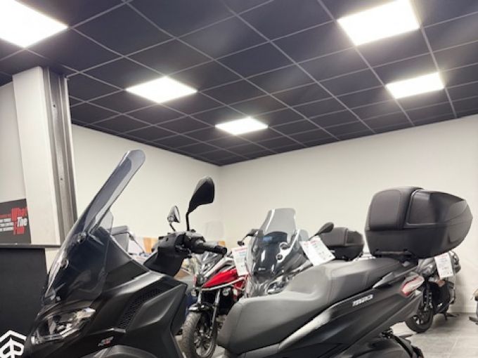 PIAGGIO MP3 530 HPE EXCLUSIVE 4