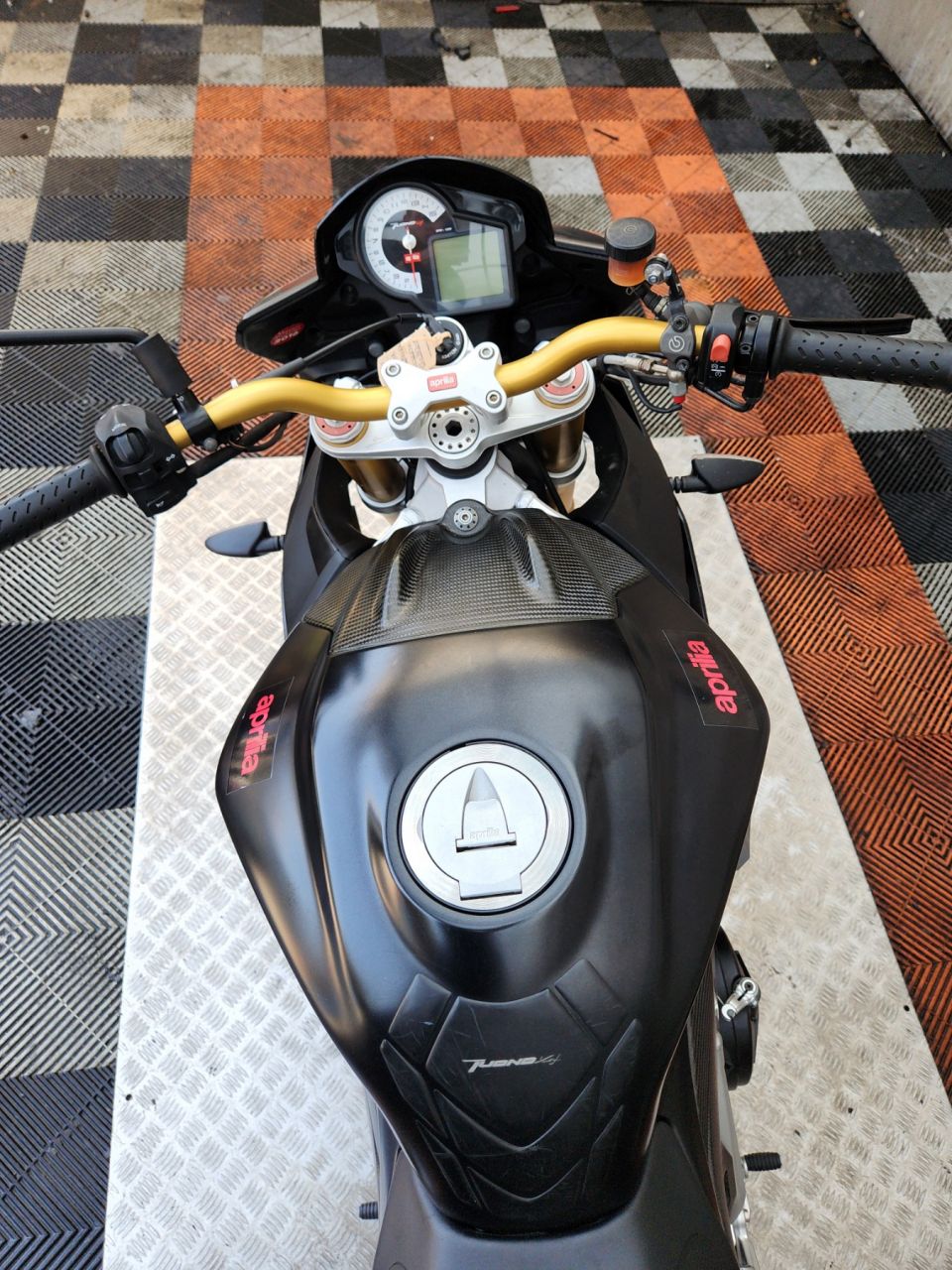 APRILIA TUONO 1000 V4 4