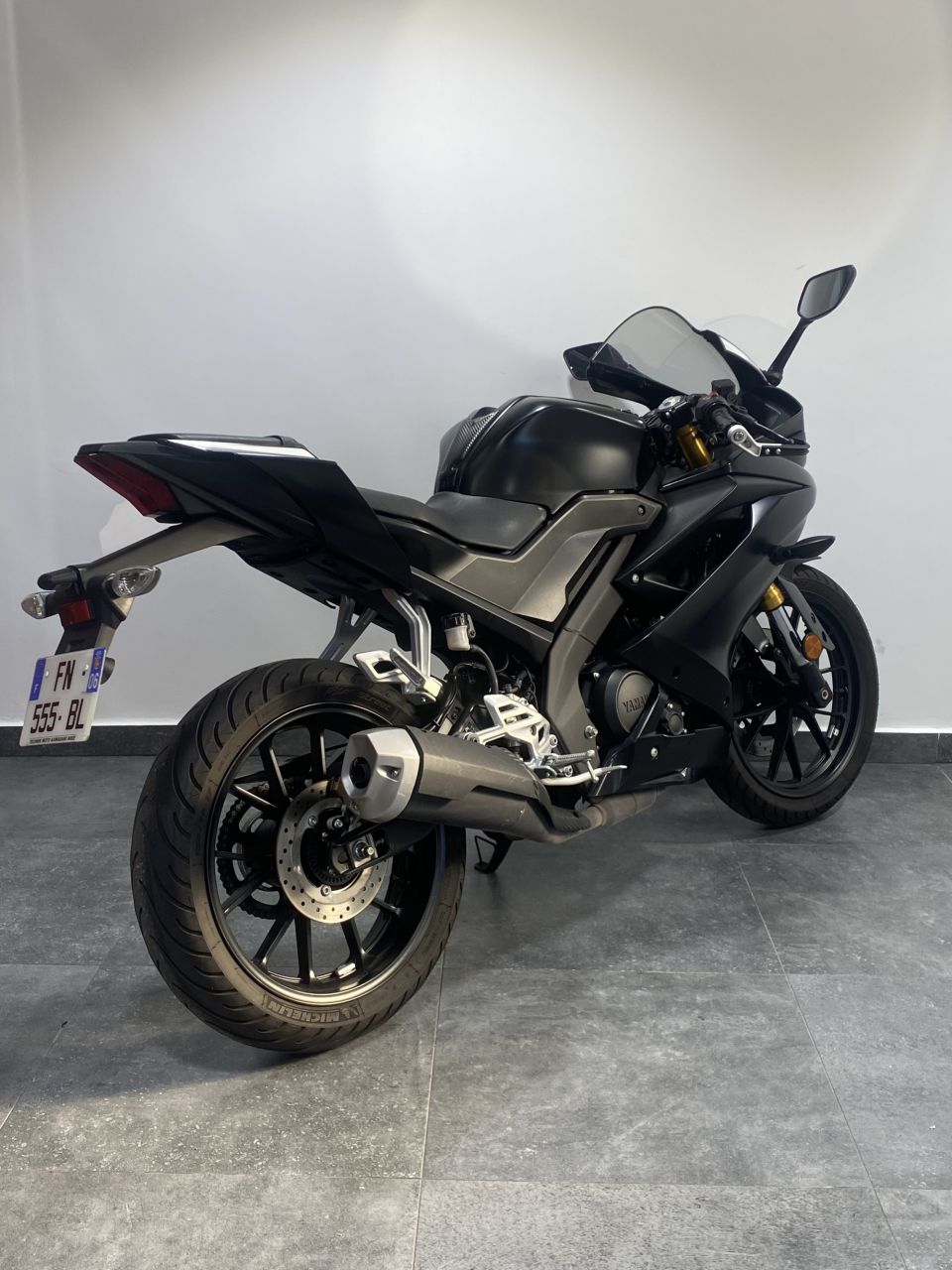 YAMAHA YZF 125 R ABS 4