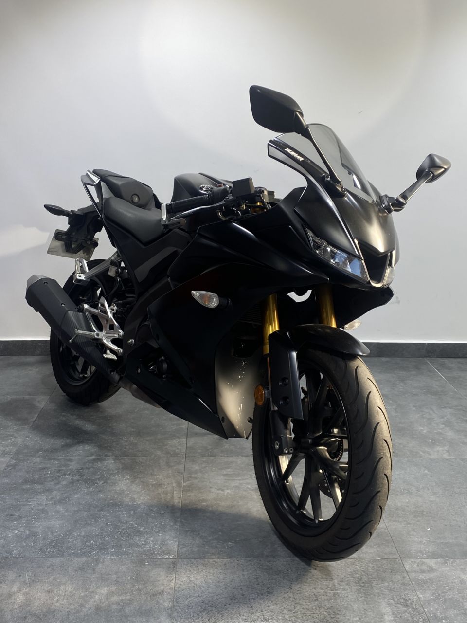 YAMAHA YZF 125 R ABS 4