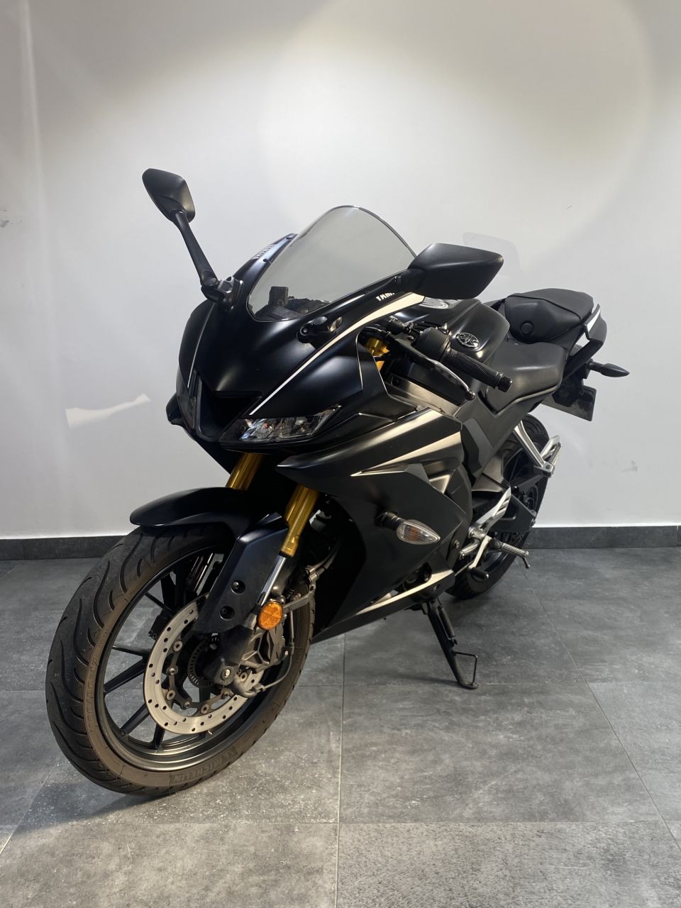 YAMAHA YZF 125 R ABS 4