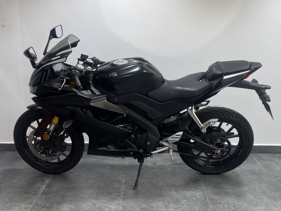 YAMAHA YZF 125 R ABS 4